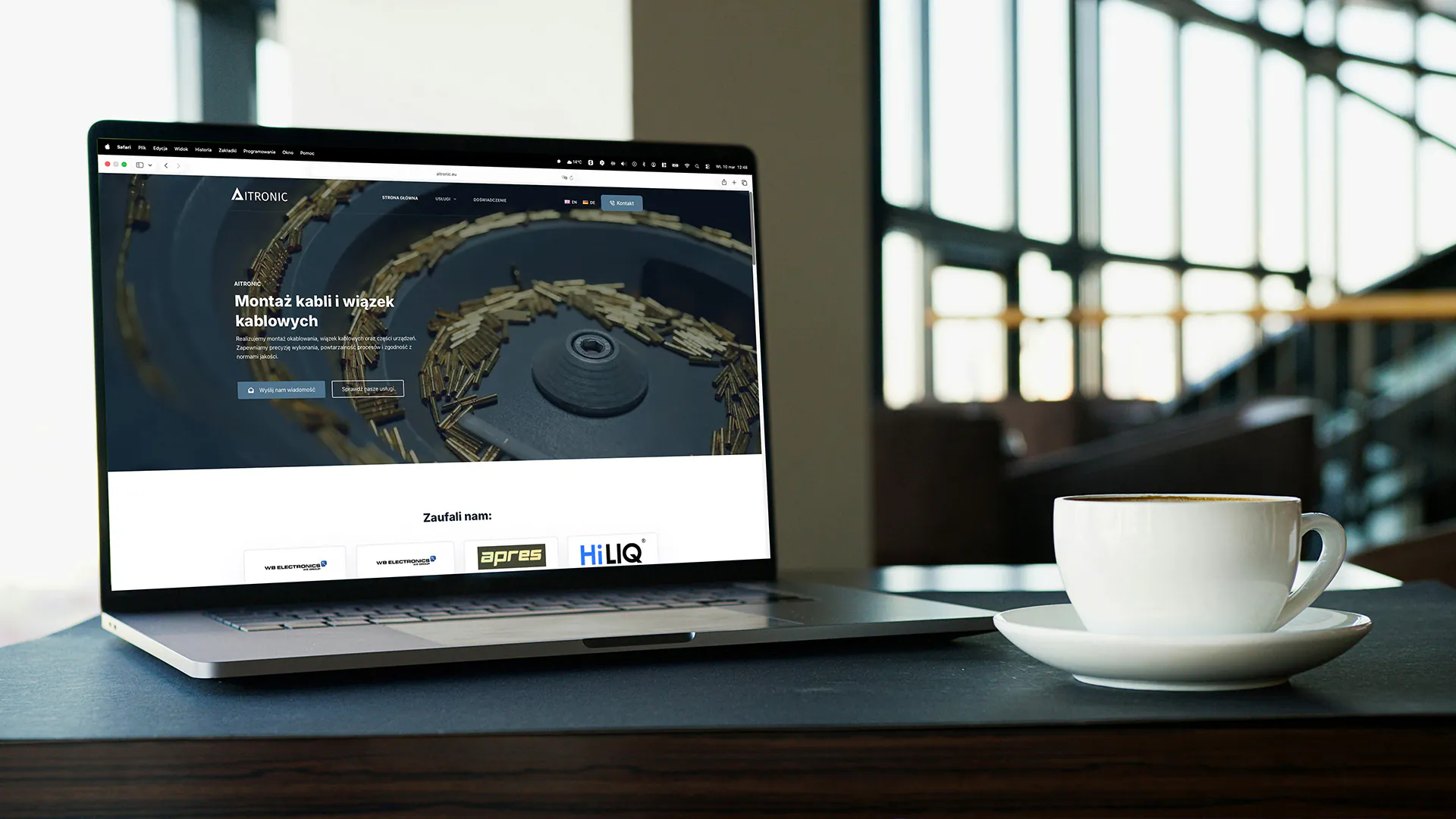 Tanie strony internetowe - montaż kabli